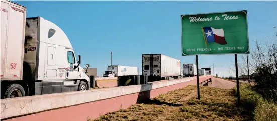  ?? Meredith Kohut/New York Times ?? San Antonio’s location along Interstate 35 is part of the reason it is well-positioned to lead the South Texas Triangle. But the road will not be smooth.