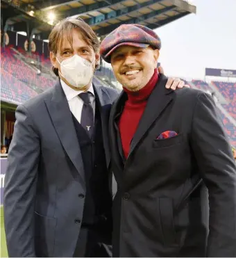  ?? GETTY ?? Simone Inzaghi e Sinisa Mihajlovic si salutano prima del match