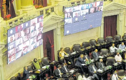  ?? LUCÍA MERLE ?? Recinto. Diputados, muchos opositores en sus bancas, en una de las últimas sesiones de 2020.