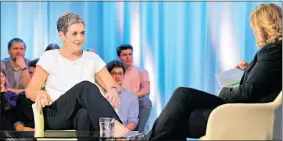  ??  ?? Grüne Spitzenkan­didatin Ulrike Lunacek im Sommergesp­räch mit Corinna Milborn