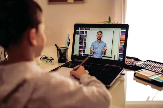  ?? IStock ?? Alunos e professore­s precisaram se acostumar a uma nova rotina escolar devido à pandemia