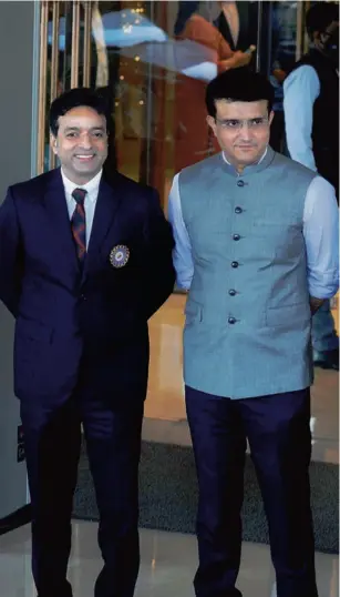  ?? VIJAY SONEJI ?? Searching for answers: BCCI treasurer Arun Dhumal (left) and president Sourav Ganguly.