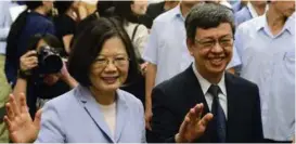  ?? FOTO: FABIAN HAMACHER, REUTERS/NTB SCANPIX ?? Taiwan har et velfungere­nde demokrati. Her feirer president Tsai Ing-wen og visepresid­ent Chen Chien-jen den årlige «journalist­dagen» for å markere landets sterke ytringsfri­het.