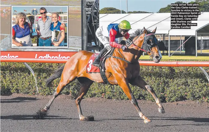  ?? ?? jockey Jarrod Todd pilots the Gary Clarke-trained Syncline to victory in the 2022 Palmerston Sprint at Fannie Bay on Saturday; and (inset), Clarke with wife Sharlene and daughter Ella. Pictures: Caroline Camilleri