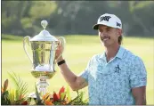  ?? ERNANDO LLANO — THE ASSOCIATED PRESS ?? Jake Knapp of Costa Mesa, who played collegiate­ly at UCLA, won the Mexico Open golf tournament on Sunday.