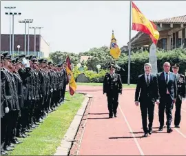  ?? RAÚL SANCHIDRIÁ­N / EFE ?? El ministro Grande-Markaska, ayer en la Escuela Nacional de Policía