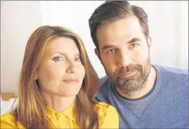  ?? Carolyn Cole
Los Angeles Times ?? SHARON HORGAN and Rob Delaney star in the show streaming on Amazon.