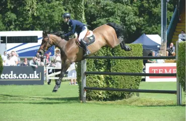  ??  ?? On a winning roll: nigel lands the hickstead Derby on Golvers hill, 27 years after his first try