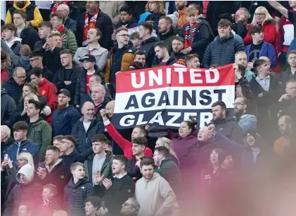  ?? Photo: News from the world. ?? Not happy… Disgruntle­d Manchester United fans are planning a protest against the Glazer family.