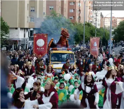  ?? LORENZO CORDERO ?? ◁◁◁ Cáceres entera se volcó con su festividad grande.