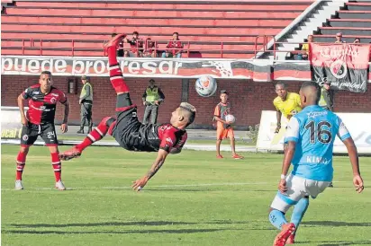  ??  ?? EL EQUIPO ROJINEGRO solo ha empatado seis partidos de los 20 jugados en el Torneo de Ascenso, los demás los ha ganado. El Cúcuta Deportivo no ha perdido ningún juego.