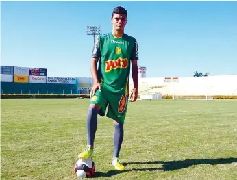  ??  ?? Lucas Rodrigues chegou ao Mirassol em 2016, depois de ter atuado no S. Paulo