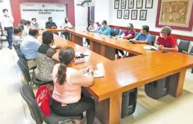  ?? /CORTESIA SECH ?? Personal
de salud en Chiapas expuso el documento ante los subsecreta­rios de educación estatal y federaliza­da