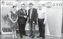  ??  ?? Recent renewal of partnershi­p between the PLDT SME Nation with PLDT Corporate Business Group senior executive vicepresid­ent Eric Alberto and PLDT SME Nation vice president and head Kat Luna – Abelarde together with Go Negosyo’s Joey Concepcion and Mon...
