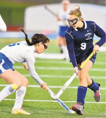  ?? APRIL GAMIZ/THE MORNING CALL ?? Her school doesn’t offer field hockey, but Central Catholic’s Riley Stauffer, right, gets to play for Salisbury thanks to an agreement the two schools have had in place for several years.