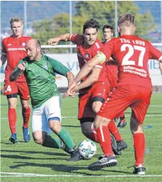  ?? FOTO: PETER SCHLIPF ?? Die TSG U 23 (rote Trikots) macht sich ordentlich.