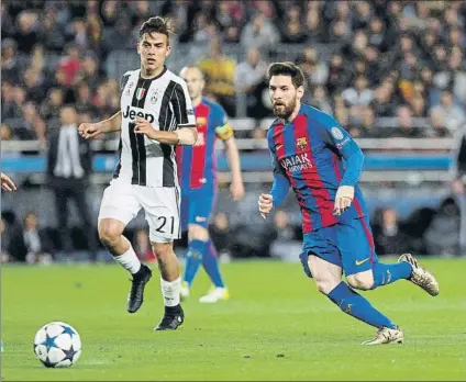  ?? FOTO: PEP MORATA ?? Paulo Dybala y Leo Messi, en el duelo entre la Juventus y el Barça en la Champions League 2017-18