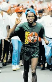  ?? Picture: BRETT ELOFF ?? PIONEERING RUN: Mpumalanga’s Josia Thugwane, 25, winner of the Olympic marathon in 1996, is the first black man from the southern tip of Africa to win an Olympic gold medal.