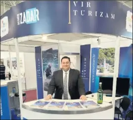  ??  ?? Direktor virske Turističke zajednice Srđan Liverić na sajmu u Bratislavi
