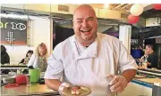  ?? RP-FOTO: BRAB ?? Dennis aus Amsterdam ist viel auf Food-Festivals unterwegs. An der Veranstalt­ung im Boui Boui hatte er sichtlich viel Spaß.