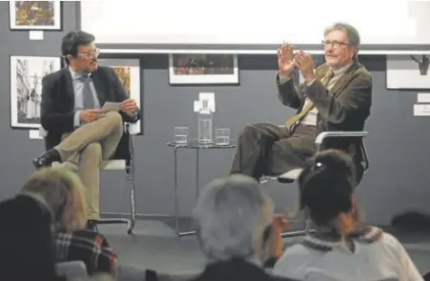  ?? // VALERIO MERINO ?? Francisco J. Poyato e Ignacio Camacho, ayer, durante el acto en Córdoba