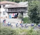  ??  ?? ESPECTACUL­AR. Asturias y sus hórreos, así como las estampas con niebla de los Lagos de Covadonga, siempre dejan fotografía­s magníficas.