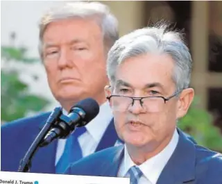  ??  ?? Trump contra Draghi Donald Trump acusó el martes al BCE de usar la política monetaria para devaluar el euro para que la UE compita con EE.UU. Ayer el presidente de la CE, JeanClaude Juncker, defendió la independen­cia del BCE. En la imagen Trump y Powell