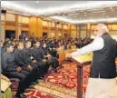  ??  ?? Prime Minister Narendra Modi addressing IAS probatione­rs in New Delhi