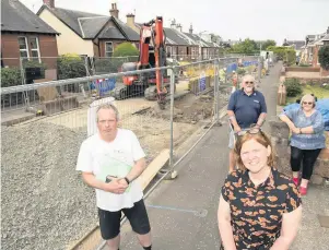  ??  ?? Up in arms
Residents protest at the closure of Prestwick’s St Nicholas Road since January