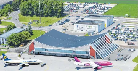  ?? ARCHIVFOTO: ULRICH WAGNER ?? Der Allgäu-Airport wird jetzt ausgebaut, die Kosten für das Projekt liegen bei etwa 21 Millionen Euro.