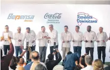  ?? EXTERNA ?? El presidente Luis Abinader encabezó el acto, junto a los ejecutivos de Coca Cola.