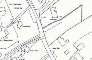  ??  ?? ●● Plans show the location (red) for the new developmen­t at Alstonfiel­d, Castle Hill, Mottram St Andrew