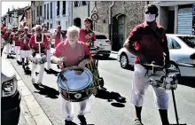  ??  ?? La banda les Canaillous à ouvert la marche