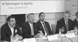  ??  ?? Dje gjatë tryezës së OSBE- së për teknologji­në në zgjedhje