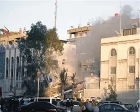  ?? ?? UNO de los edificios destruidos durante el ataque, ayer, en Siria.