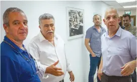  ?? (Flash90) ?? LABOR PARTY CHAIRMAN Amir Peretz seen at Mivrag factory in Kibbutz Ein HaShofet. Peretz looks to announce a new member of the Labor-Gesher list by week’s end.