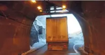  ??  ?? Les maires de la Roya veulent empêcher les camions de plus de  tonnes de franchir le tunnel de Tende. (Photo doc Eric Dulière)