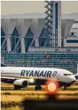  ?? Foto: Andreas Arnold, dpa ?? Der Fluglinie Ryanair droht ein Streik der Piloten.