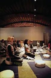  ?? LEFT:
PHOT OSB ?? A sound bath meditation session at In Goop Health, a one-day wellness summit. Gwyneth Paltrow speaks at In Goop Health ,a one-day wellness summit.