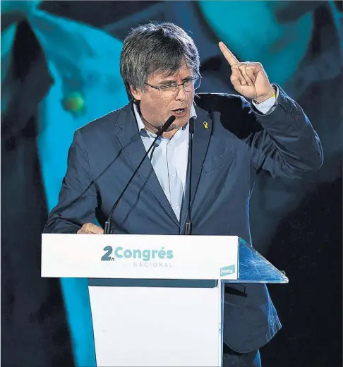  ?? DAVID BORRAT / EFE ?? Carles Puigdemont, en un congreso de JxCat celebrado en Francia el pasado mes de junio.