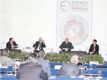  ??  ?? Algunos de los participan­tes en la Expo y Congreso Energy México 2016, que inició este martes en la ciudad de México.