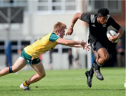  ?? PHOTOSPORT ?? Leicester Faingaanuk­u in action for New Zealand Schools during last year’s win over Australia Schools in Auckland.