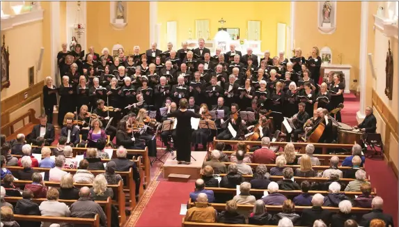  ??  ?? The New Ross Singers and the West Cork Choral Singers performing at Rosbercon Church, with Connie Tantrum conducting.