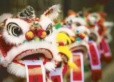  ??  ?? Dance for luck: The Lion and Dragon Dance at Crowne Plaza Manila Galleria