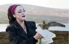  ?? ?? Lady Hadassah Broscova-Righetti with a rescue bird.