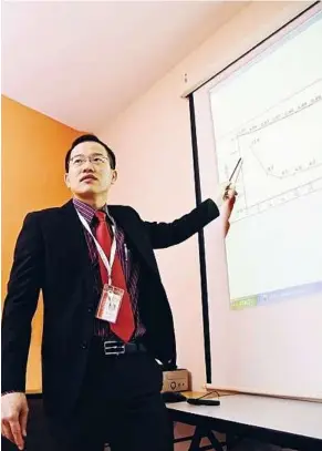  ??  ?? Dr Toh Kian Kok describes the recently launched finance-related degree programmes as ‘added financial knowledge on top of a trusted traditiona­l degree’.