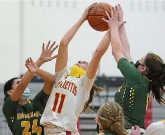  ?? Peter Diana/Post-Gazette ?? Alayna Rocco (11) is one of two freshmen who start for North Catholic. “We’re so young,” coach Molly Rottmann said. “Their composure on and off the court is amazing.”