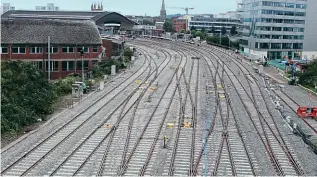  ?? NETWORK RAIL ?? The view from Bristol East Jct looking towards Temple Meads station near the end of the project.