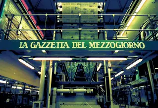  ??  ?? Il luogo La Guardia di Finanza ieri ha perquisito la sede della Gazzetta del Mezzogiorn­o