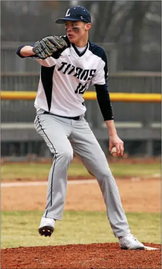  ?? RANDY MEYERS — THE MORNING JOURNAL ?? Lorain starting pitcher Jayden Kender delivers a pitch against Brookside during the third inning.